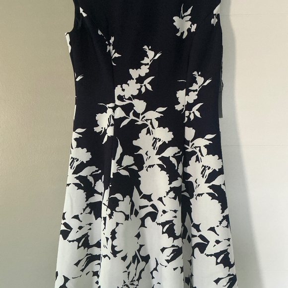 Dress, new with tags, size 8 - Picture 1 of 5